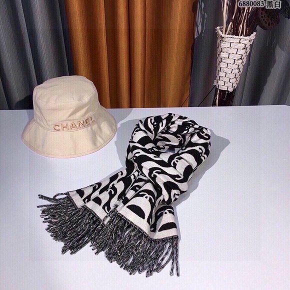 💎✨AUTHENTIC✨💎CHANEL scarf - Picture 8 of 9